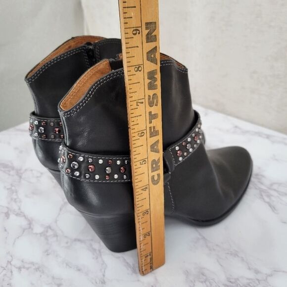 SOFFT Noreen Studded Black Leather Heeled Ankle Bootie 10M - Picture 13 of 14
